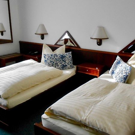 Hotel Froschkoenig Battenhausen Екстериор снимка