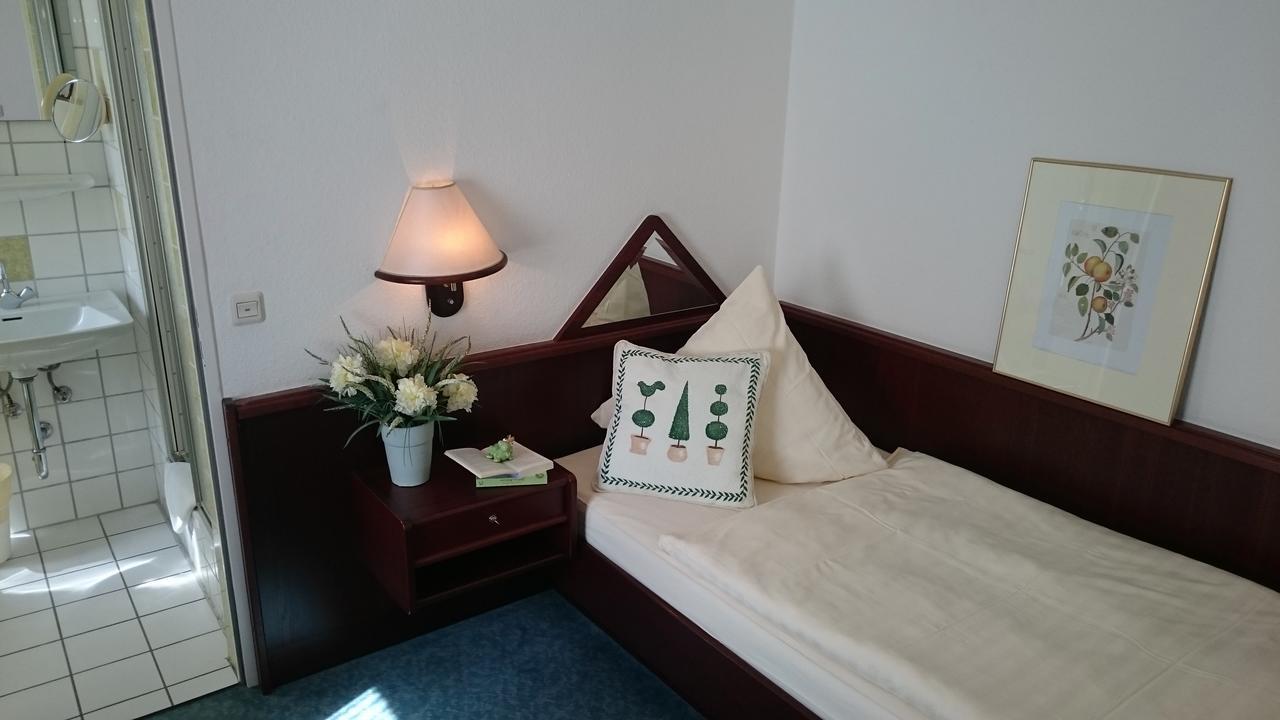 Hotel Froschkoenig Battenhausen Екстериор снимка