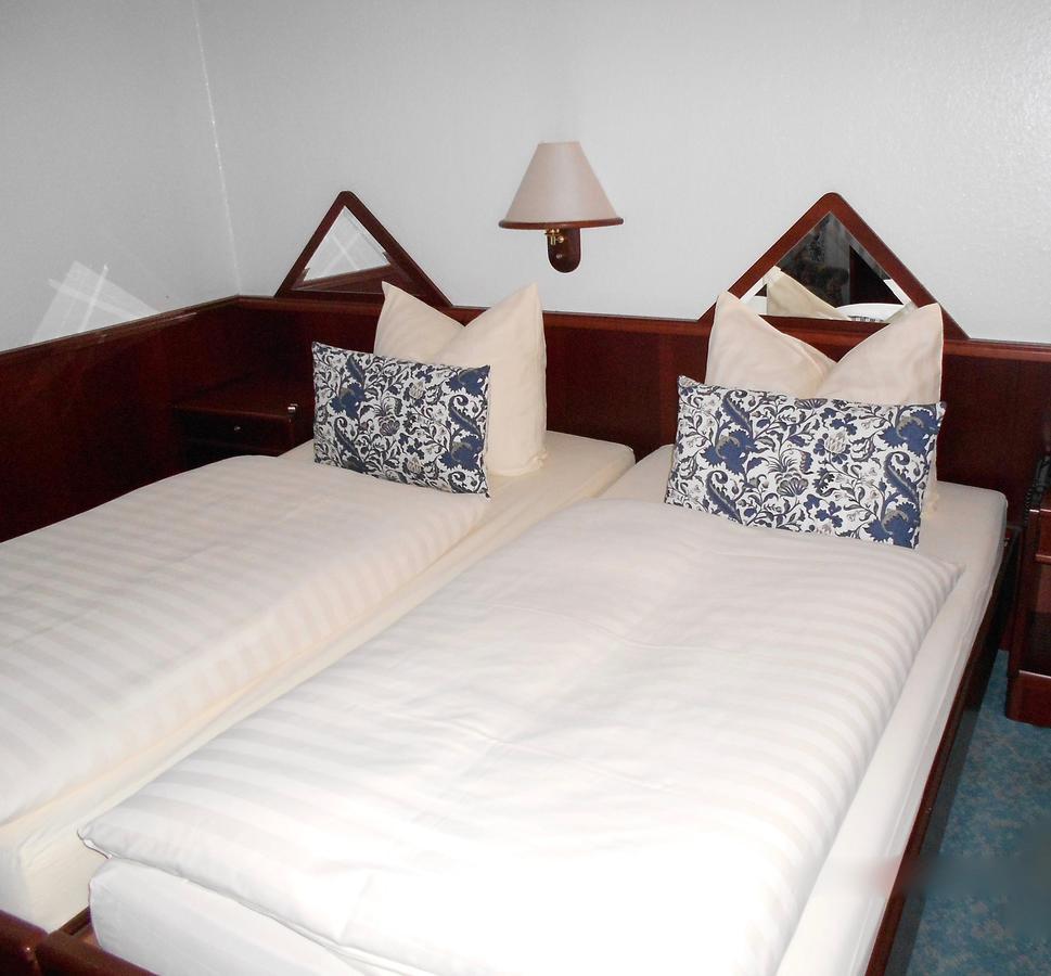 Hotel Froschkoenig Battenhausen Екстериор снимка